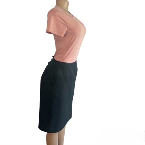 3/$25🌸 Levine Classics Black Pencil Skirt - Picture 5 of 7